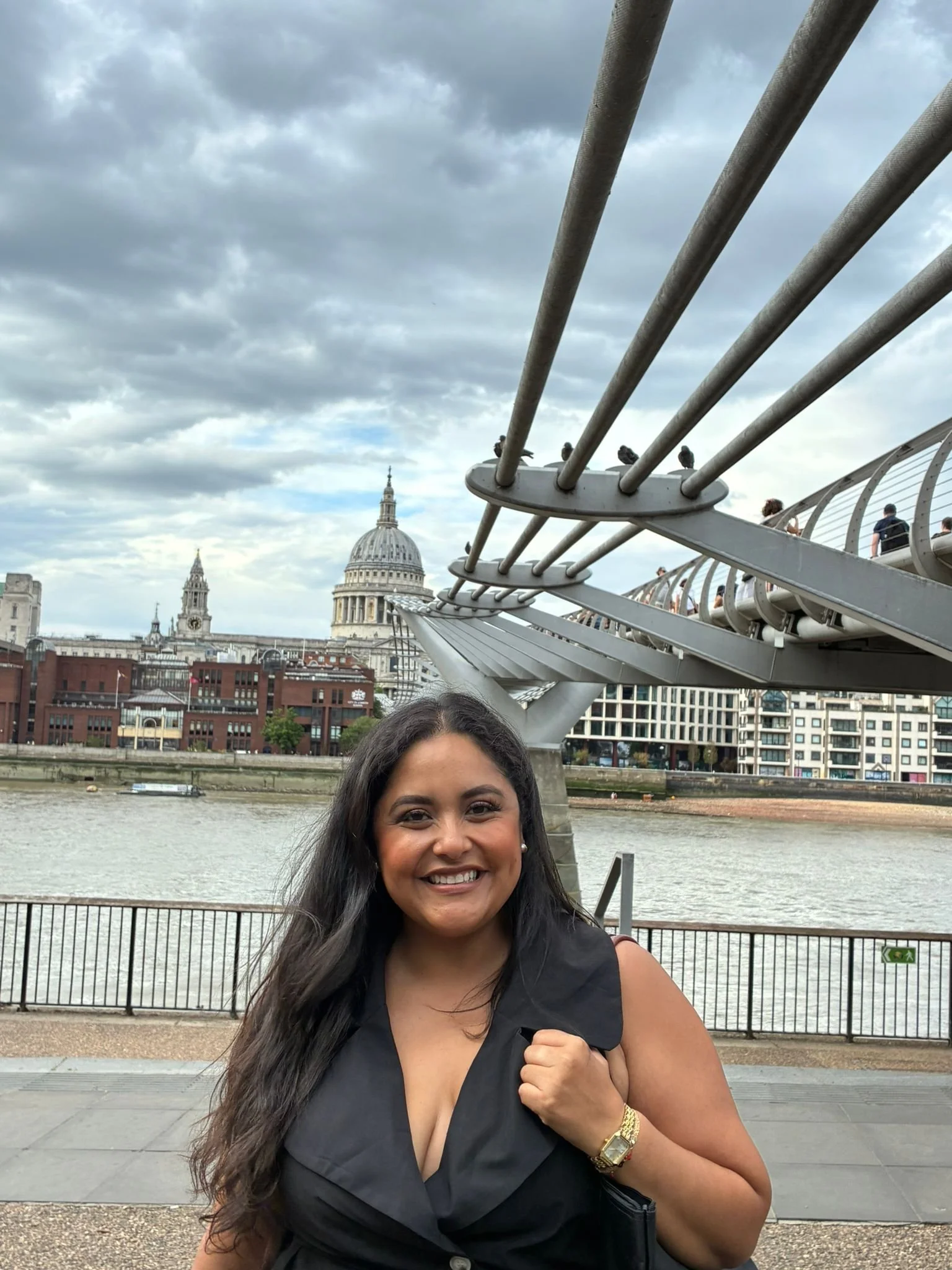 Mom solo female traveler in London