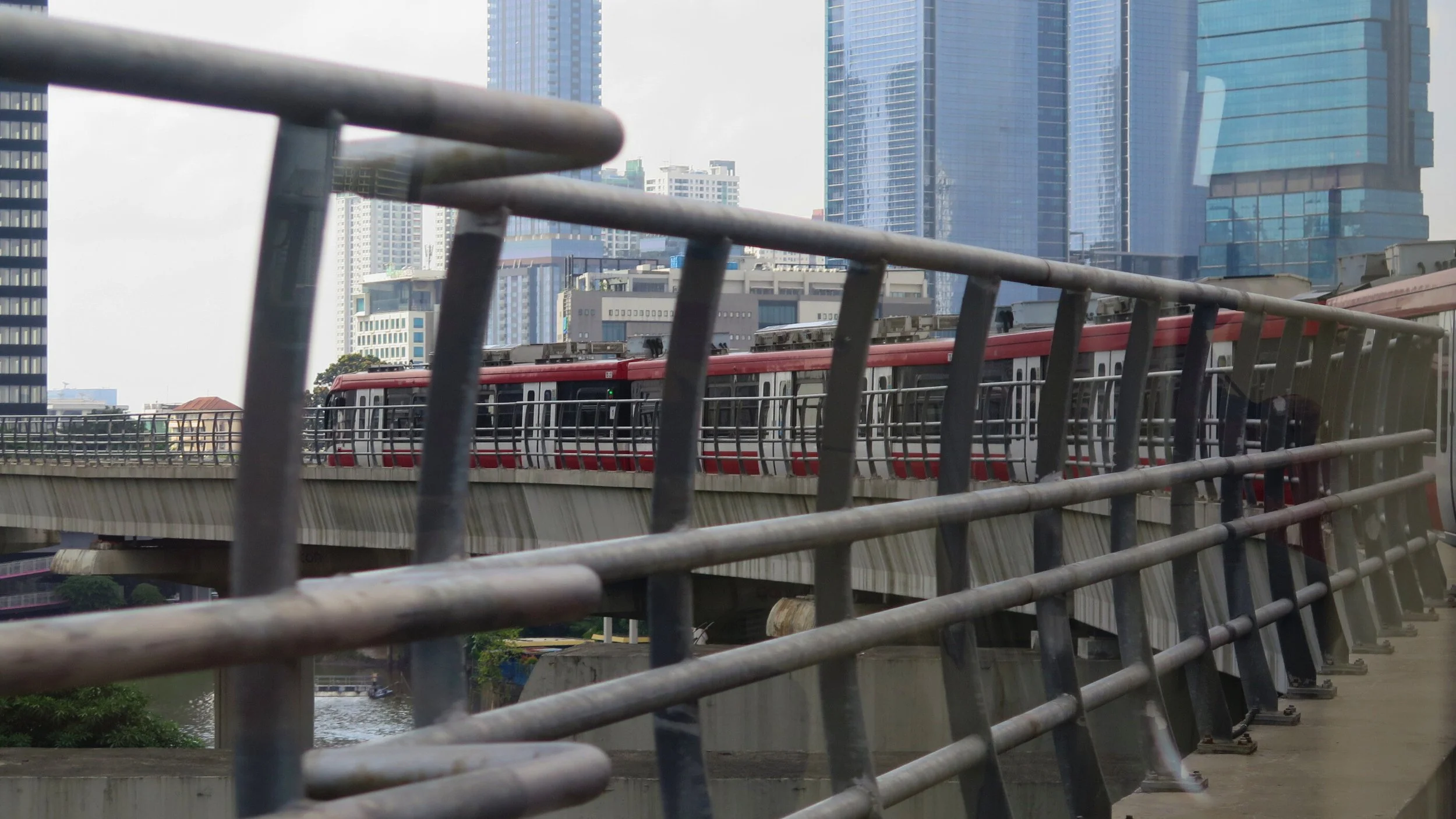 23 - LRT.jpg