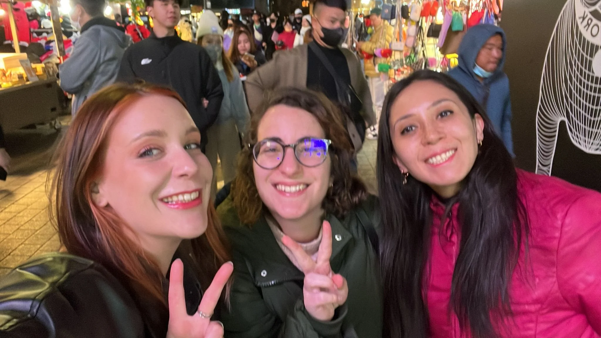 Female travelers in Seoul