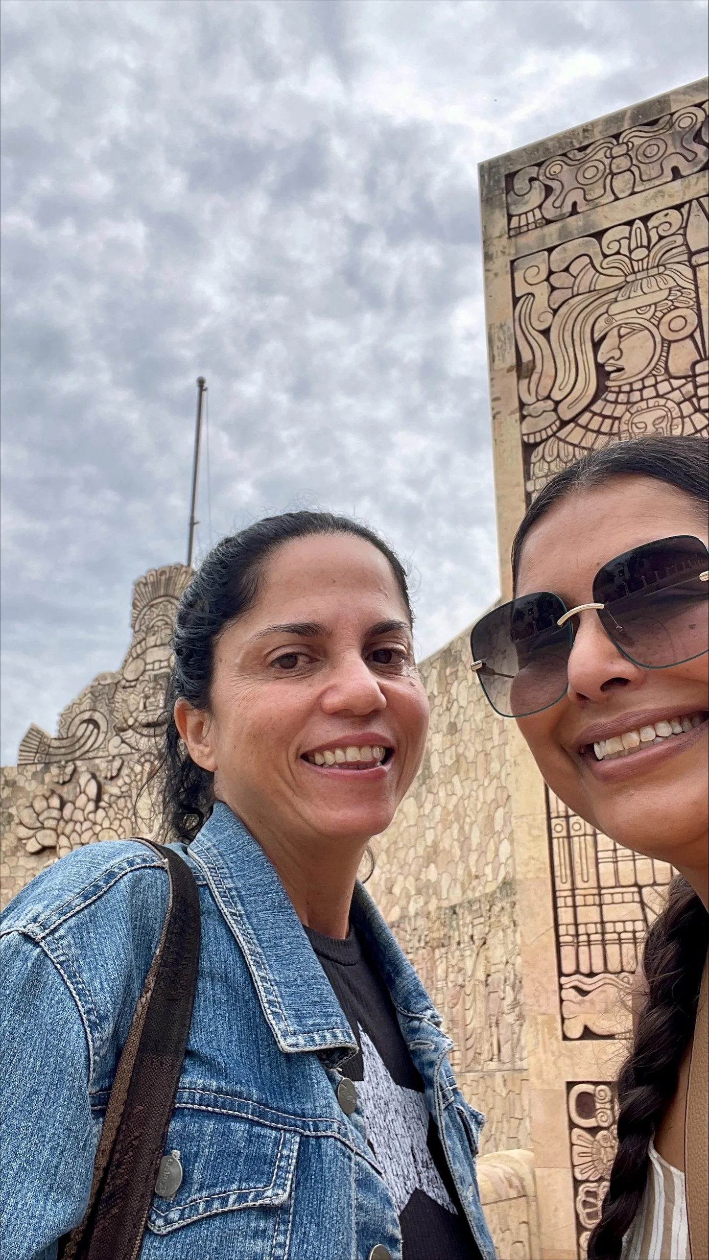 Local female Greeter guide in Mexico with female traveler