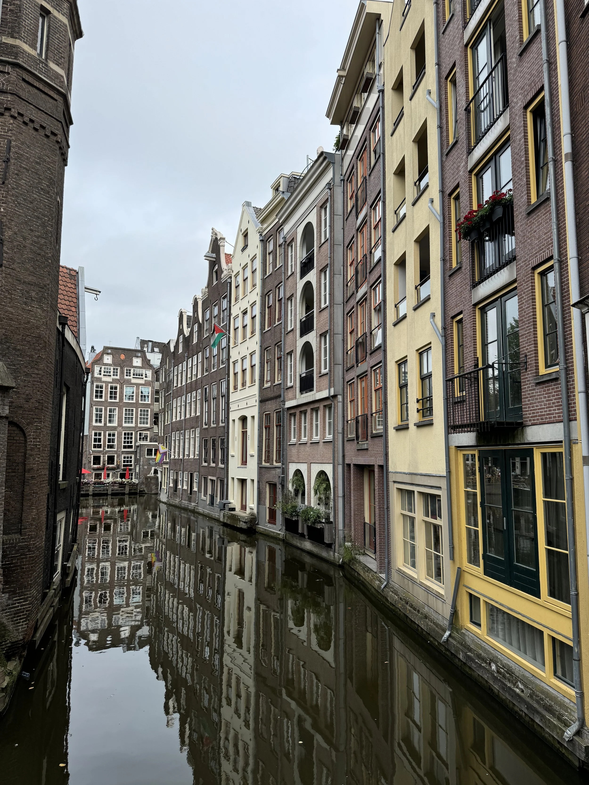 what to do female traveler in Amsterdam