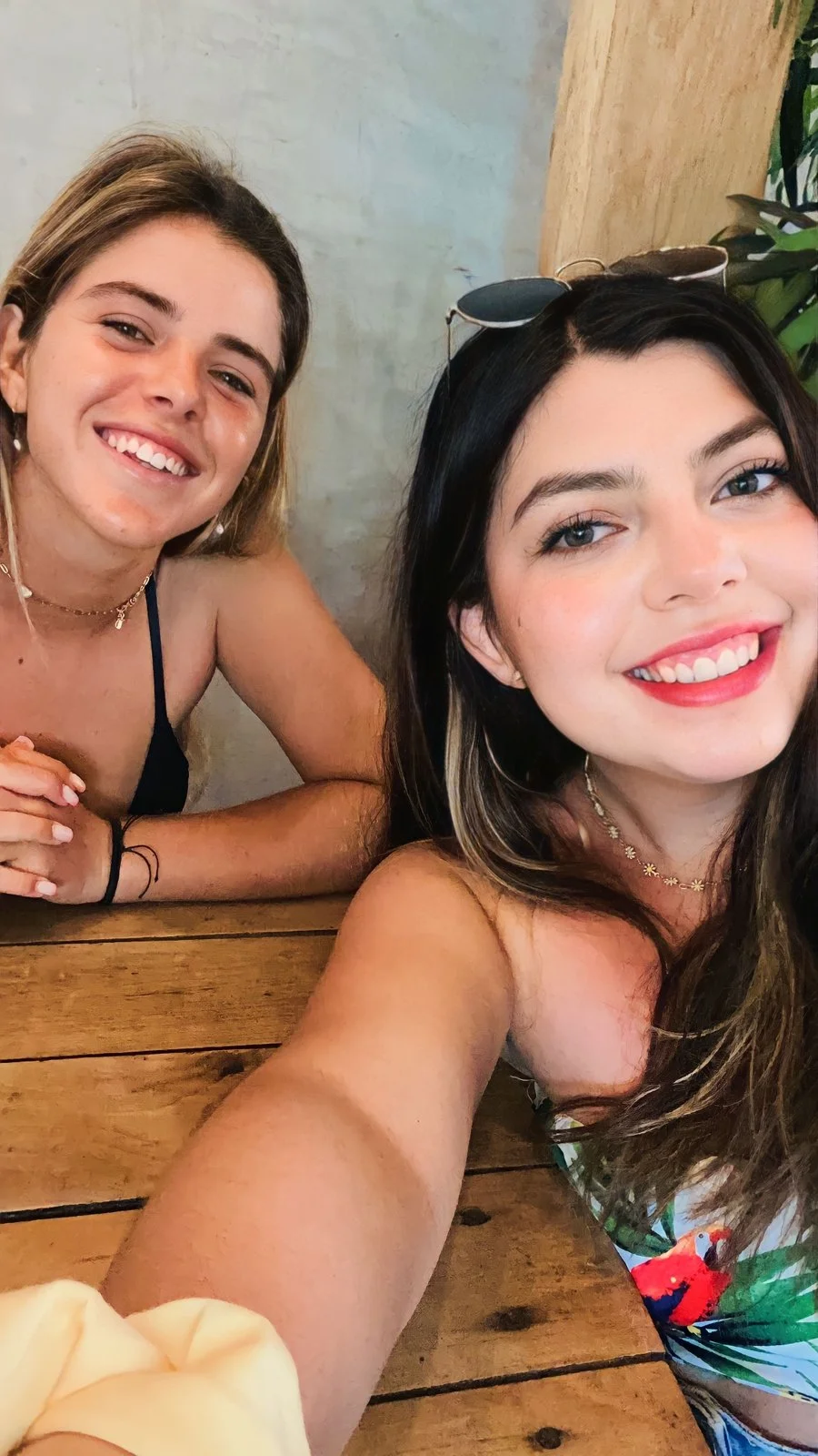Paola and Summer in Puerto Escondido as digital nomad with Greether