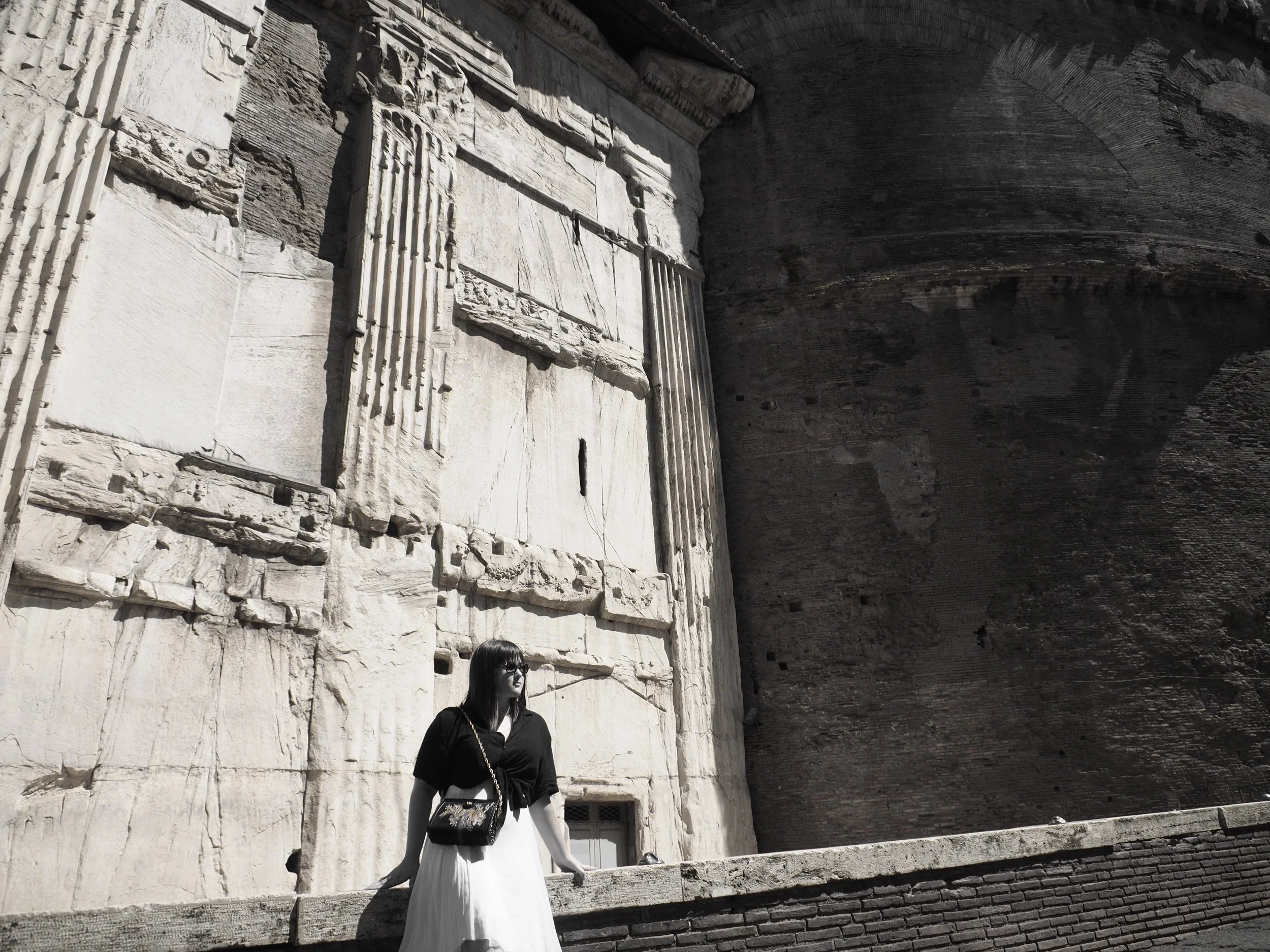 verified local female Greeter guide in Rome Italy