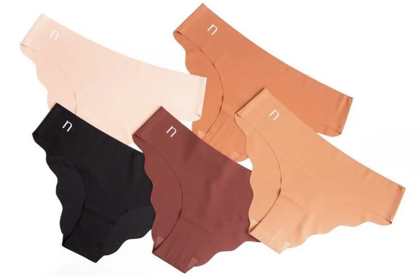 The feminist traveler gift guide by Greether