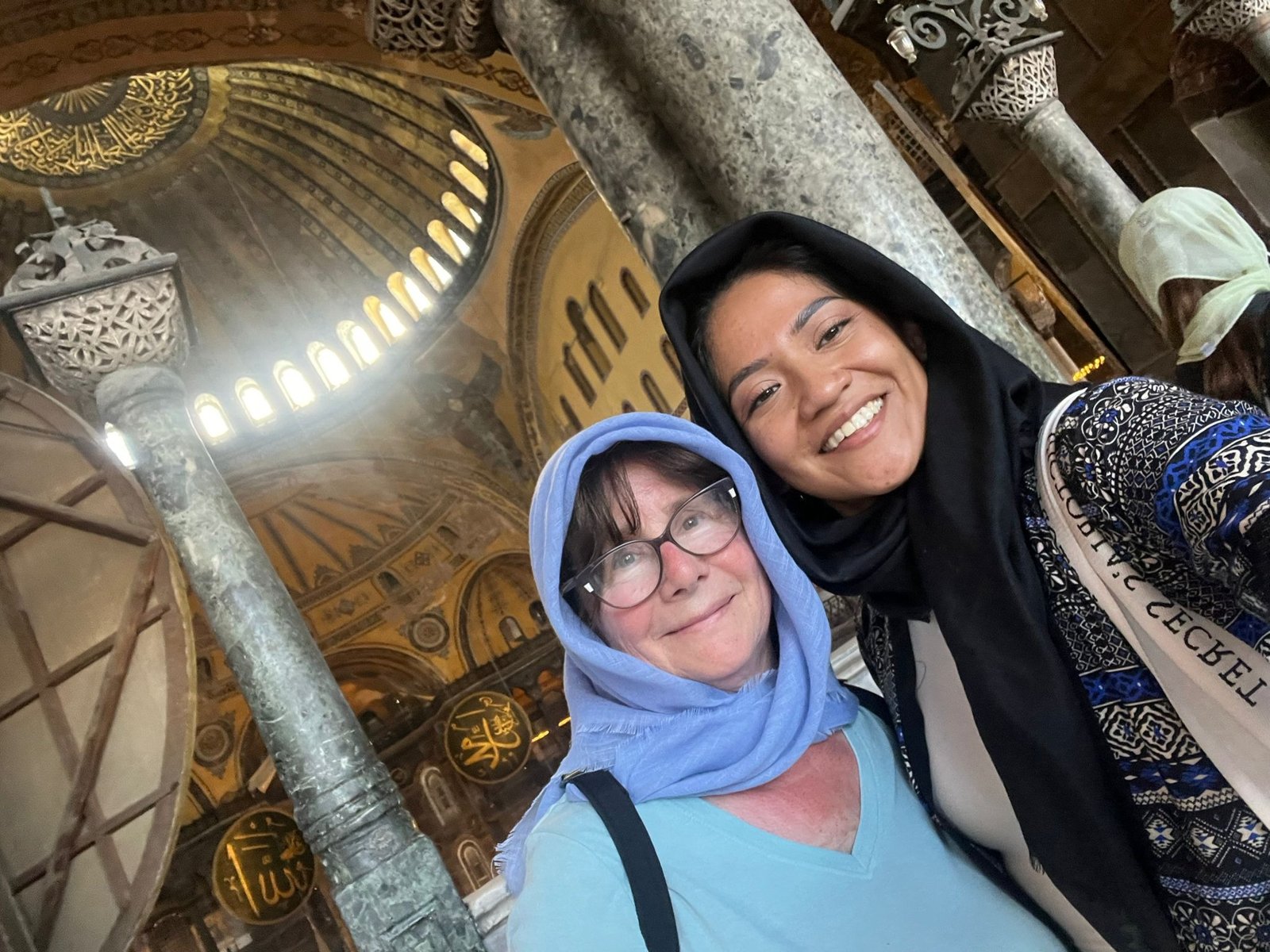 Solo female traveler Kathleen with her Greeter Mariana in Istanbul, Türkiye